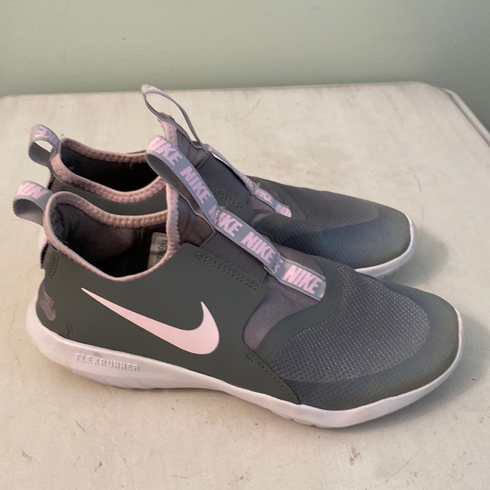 Nike Flex Runner shoes
